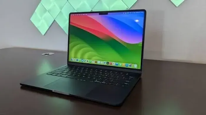 macbook air m3 8gb RAM 256gb