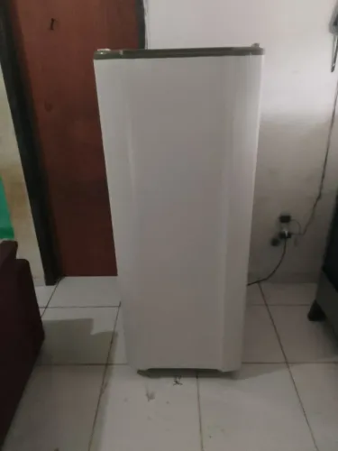 vende-se geladeira