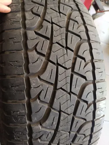 Par de Pirelli 265/60/18 novos 