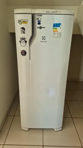 Geladeira Electrolux Re31