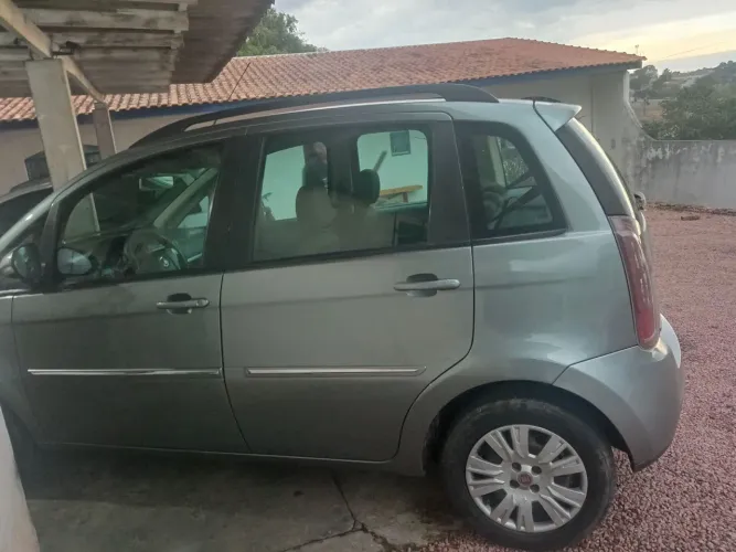 Fiat Idea Essence Dualogic 1.6 Flex 16V 5P 2011