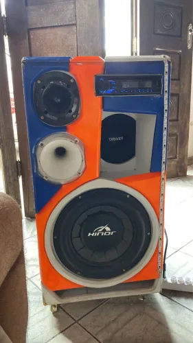 Som automotivo e pra usar em casa