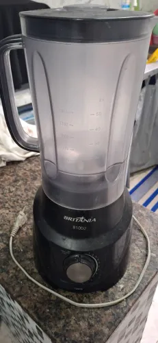 Liquidificador funcionando perfeitamente semi novo