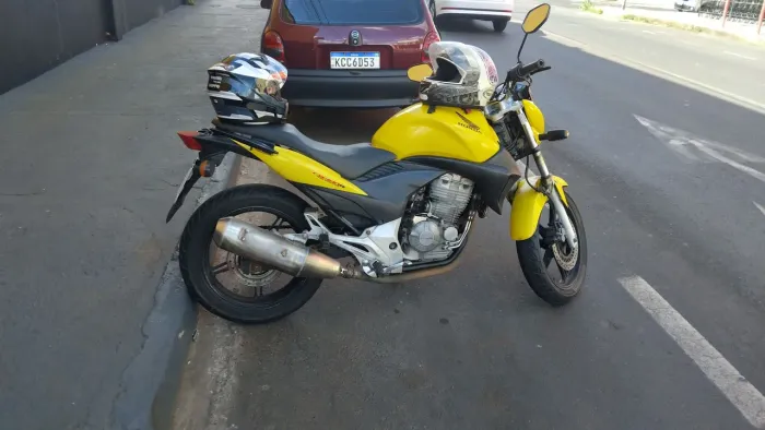 Cb 300 2026 pago no meu nome