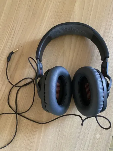 Fone JBL Original com Fio - Som Potente e Confortável
