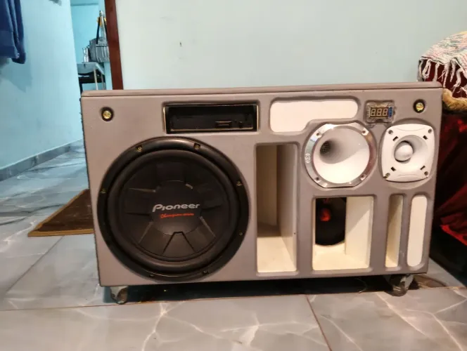 Vende-se caixa de som residencial 