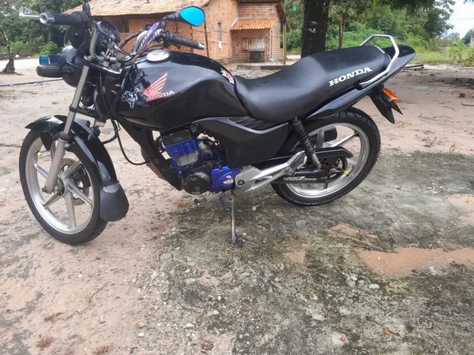 Vendo fan 125 2012 selada e Quitada no ponto de transferência