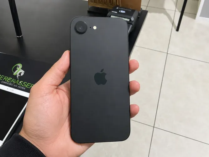 iPhone 16E Preto