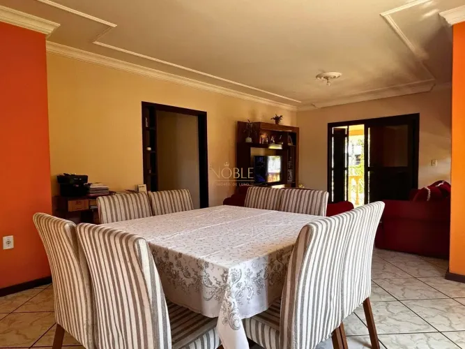 Casa Comercial à Venda no Centro de Torres  Estrutura Completa e Excelente Loca