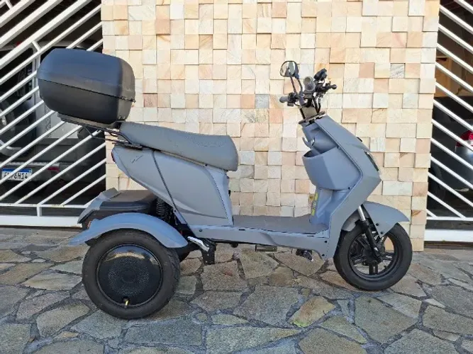 Triciclo elétrico NXT JUNA autopropelido