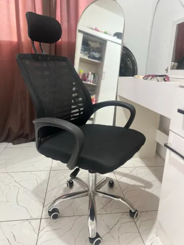 Cadeira de escritório giratória