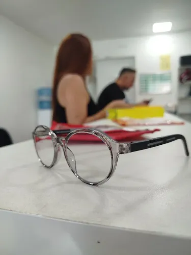 Óculos infantil anti telas não precisa de exame 