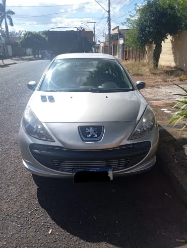 Peugeot 207 Sedan Passion XR 1.4 Flex 8V 4P 2011
