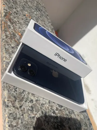 iPhone 12 semi novo