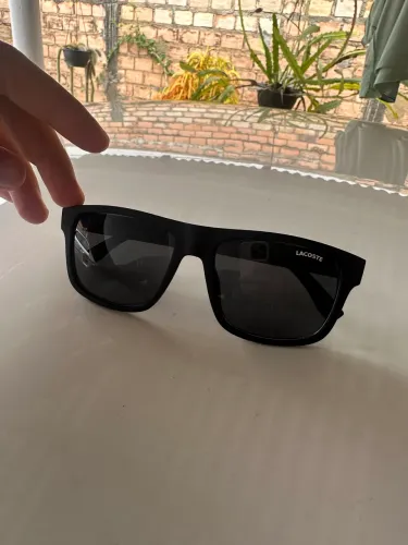 Vende-se óculos