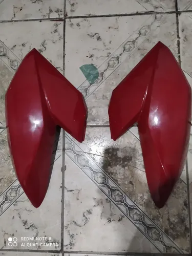 Vendo asas e farol completo da 160 valor 250
