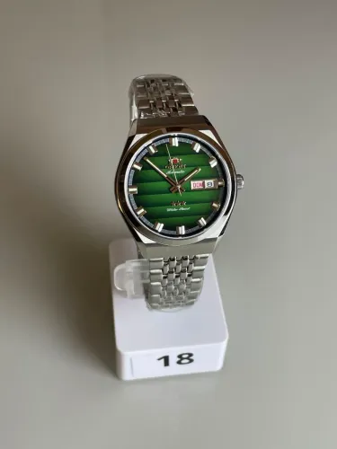 Relógio Orient 3 estrelas automático com tamanho de 39mm