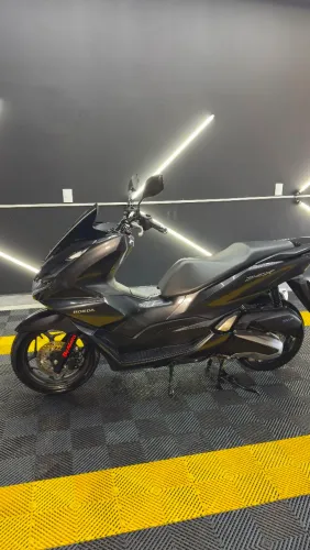 Vendo moto Honda  PCX ano 2023.