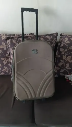 Mala 10kg com avaria na lateral 