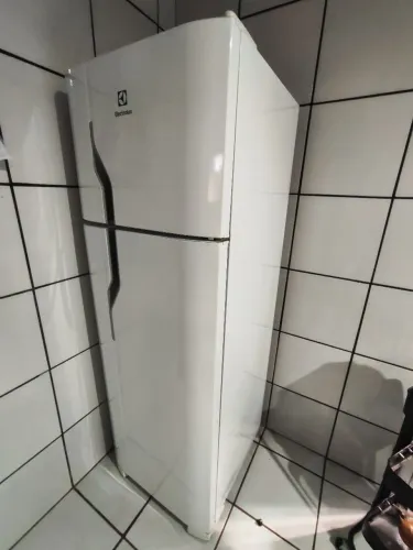 Geladeira Electrolux 260l