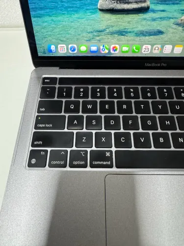 MacBook Pro a2338 Cinza espacial 13.3 2560 px x 1660 pc Apple M1