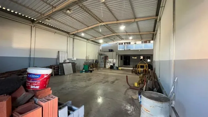 Casa e barracão para venda e locação no bairro São Mateus em Piracicaba/SP