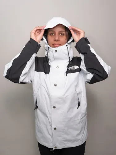jaqueta the north face feminina impermeável branco e preto