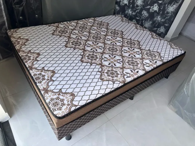 Cama de espuma novo direto de fábrica 