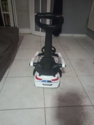 Carrinho de passeio semi novo,troco por cadeira de bebe