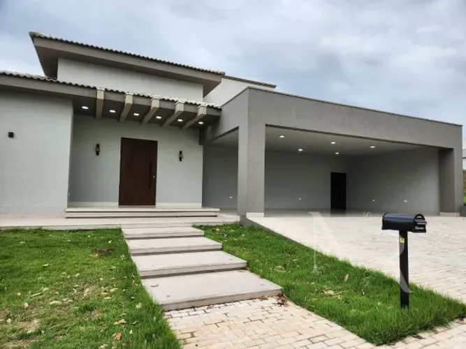 OPORTUNIDADE RARA NO CONDOMINIO GRAMADO | CASA ALTO PADRÃO | 4 DORMITORIOS SENDO 3 SUITES