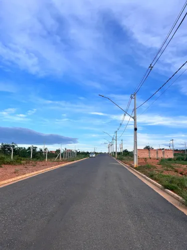 Vendo lote em Montes Claros com ótimas condições
