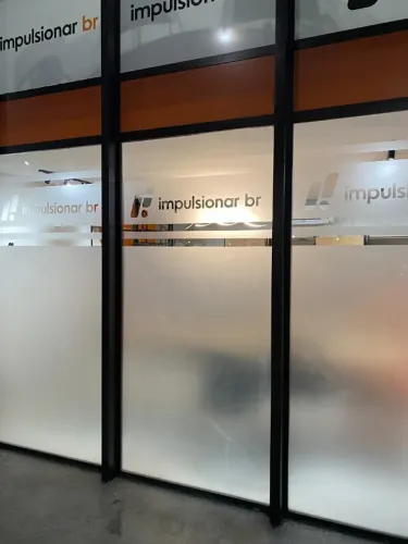 Adesivo jateado, perfurado, vinil insulfilm