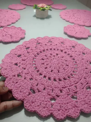 Jogo Americano/Sousplat de Crochê Rosa - 8 Peças - Vila Velha