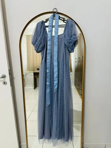 Vestido de festa azul em tule poá 