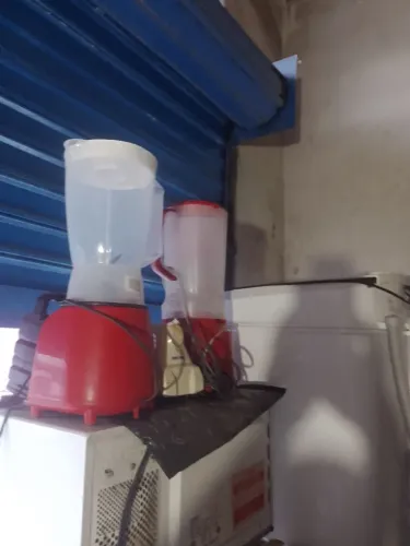 Liquidificador vermelho semi novo