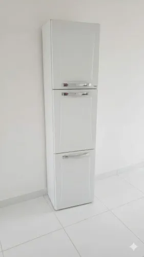 Armário paneleiro itatiaia 3 portas e 6 prateleiras internas