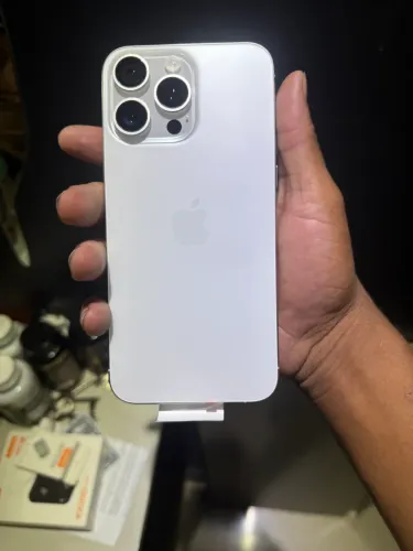 iPhone 15 pro max 256 seminovo 