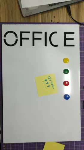 Quadro de recados & fotos metálico para seu escritório