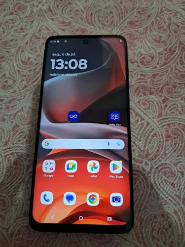 Vendo um celular Motorola g15 260 gb 8 de RAM 1 dia de uso na garantia de fábrica buscar
