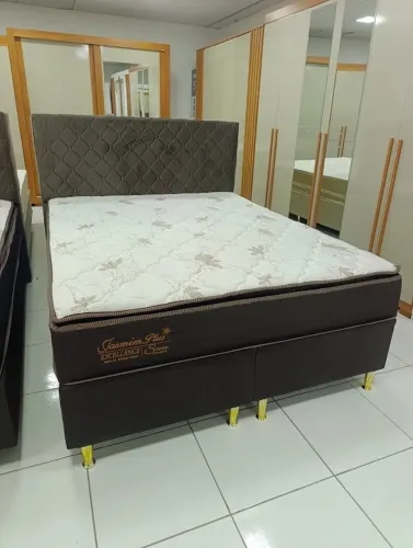 Cama box queen com pilow