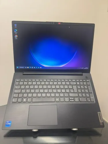 Notebook Lenovo V15 - i7-12°Gen - 16GB Ram - SSD 512GB Nvme - Tela full HD -14PP- Completo