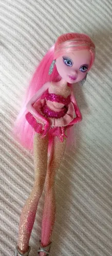 Barbie "Shyn'e" Moda e Magia Ano 2010