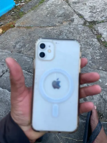 Celular iPhone 11