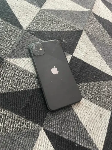 iPhone 11 semi novo 128gb