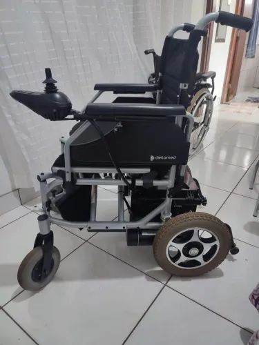 Cadeira de rodas elétrica