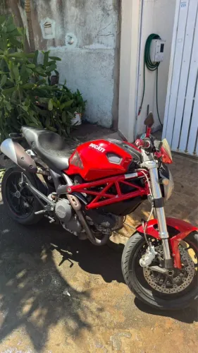 Ducati Monster 796
