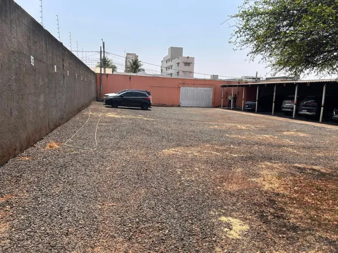 Terreno à venda no Brasil em Uberlândia/MG