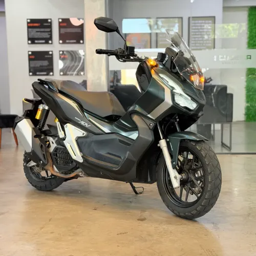 Honda ADV 150 ABS com Apenas 13 mil km
