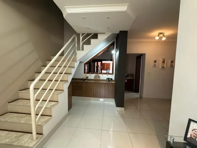Casa à venda em Sorocaba, com 4 quartos, com 238 m², Condomínio Valença