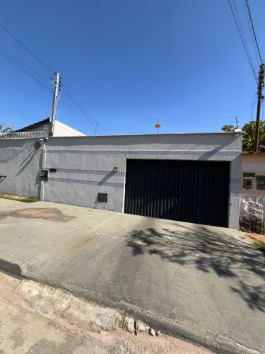 Casa incrível no Jardim Helvécia - Aparecida de Goiânia!